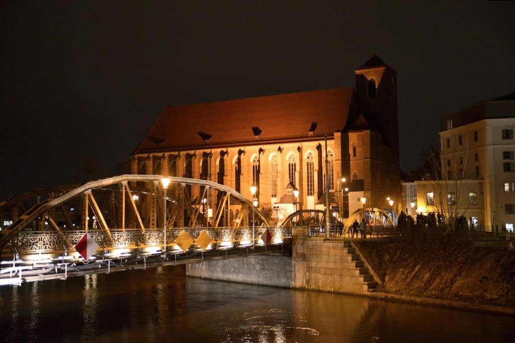 Natural Apartment In The City Center - Old Town Wrocław Buitenkant foto